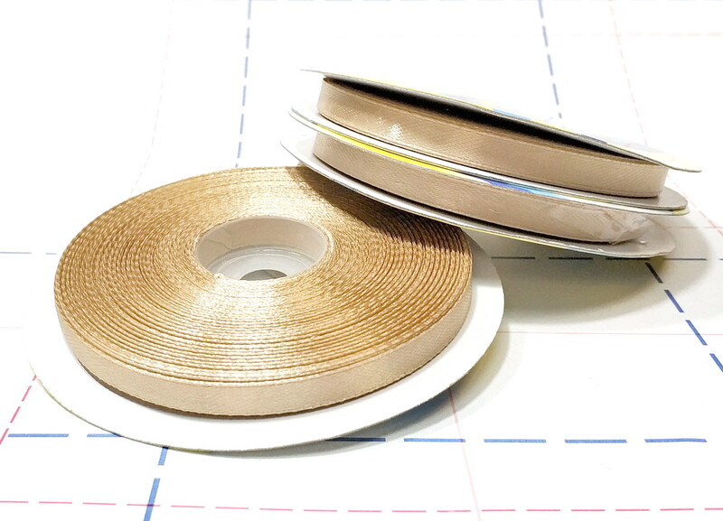 008 Лента атласная 6 мм 33м/боб (+-1м) оттенок золтисто-бежевого