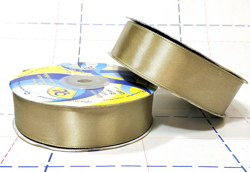 008 Лента атласная 25мм 33м (+-1м) оттенок оливково-бежевого