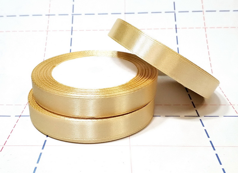 010 Лента атласная 12 мм 23м (+-1м) оттенок песочного