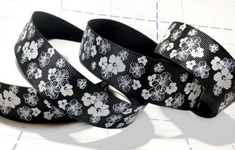 045 25мм Репсовая лента с рисунком 23м (+-1м) Фиалки Черно/белый