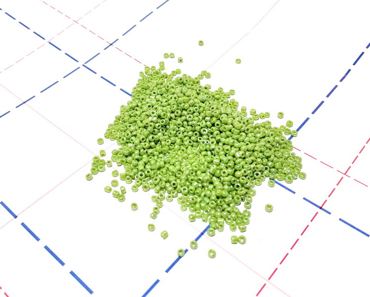 124 Бисер р.12 50гр (+-1гр) Непрозрачный перламутр