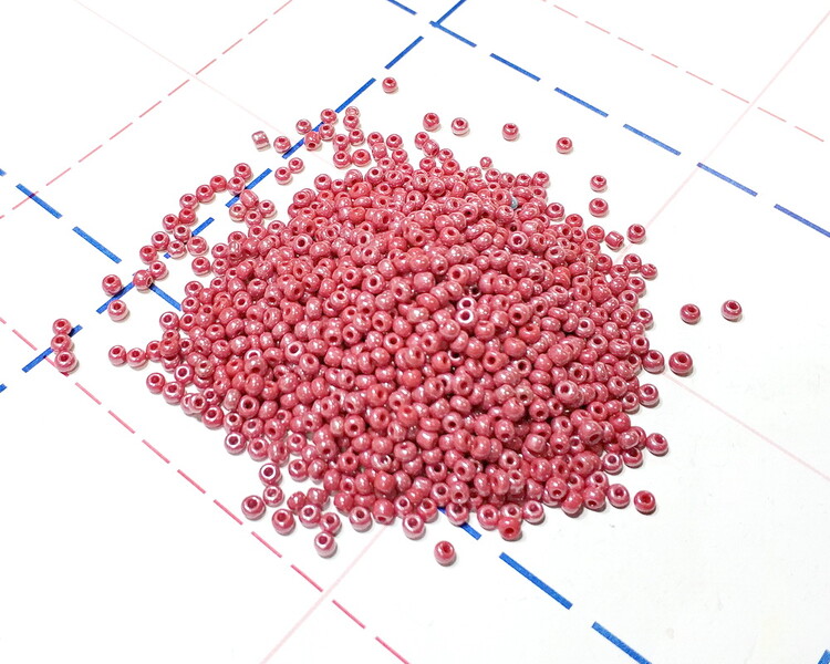 125 Бисер р.12 50гр (+-1гр) Непрозрачный перламутр