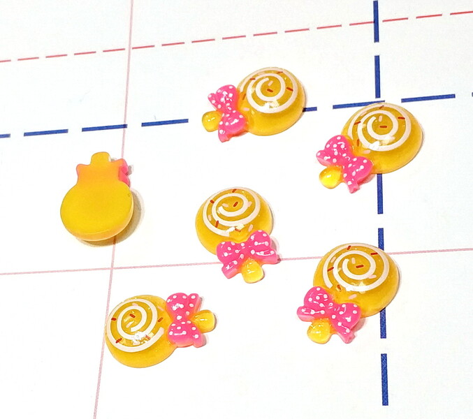 126 Кабошон Леденец 14*20 мм желтый