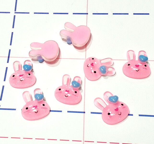 132 Кабошон Зайчик 16*18 мм розовый