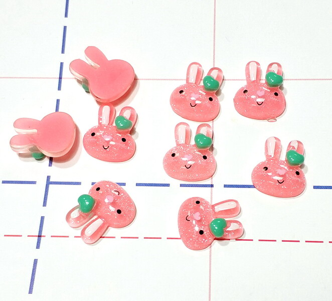 133 Кабошон Зайчик 16*18 мм персиковый