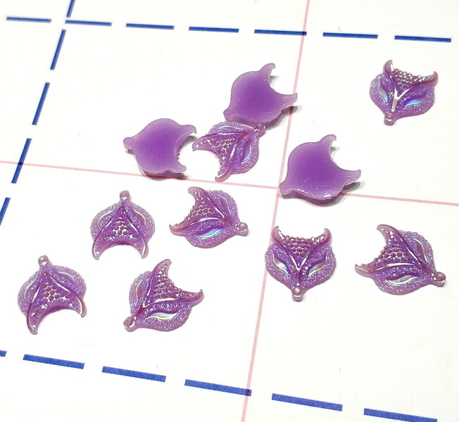 136 Кабошон Лисичка 11*13 мм Сиреневый