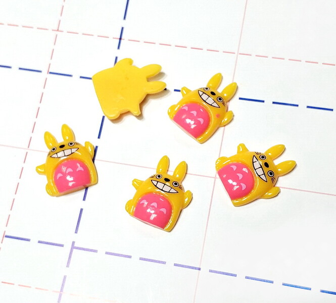 146 Кабошон Тоторо 28*23 желтый