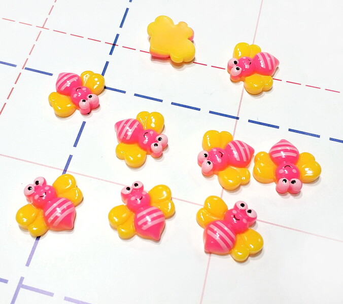 160 Кабошон Пчелка 20*16 мм желтый