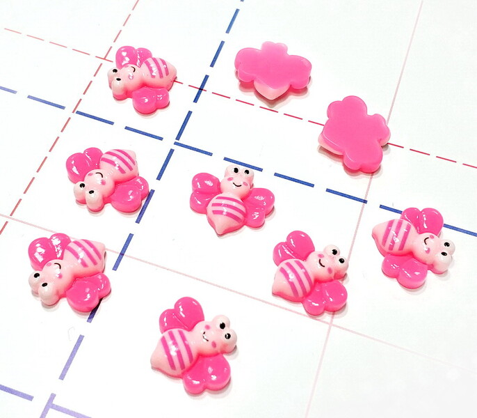 162 Кабошон Пчелка 20*16 мм розовый