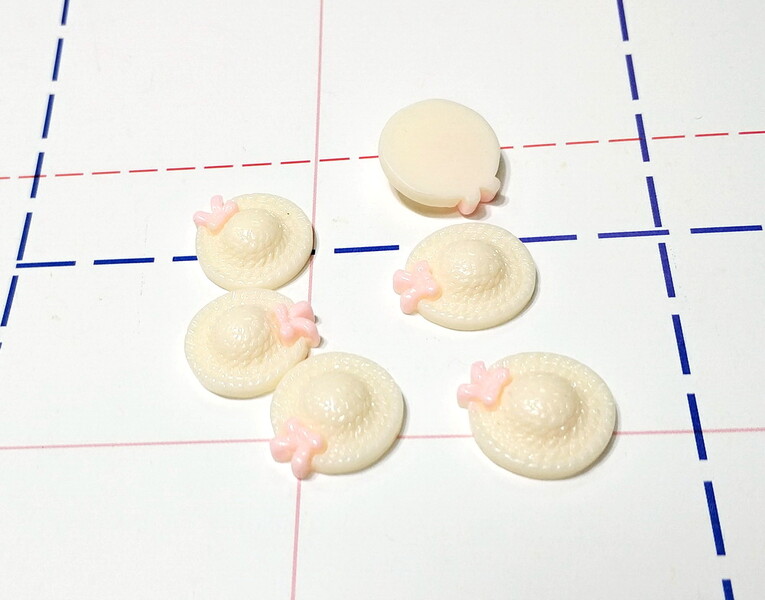 174 Кабошон Шляпка 18 мм молочный