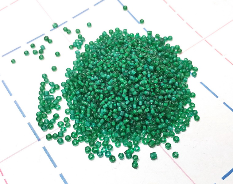 20А-3 Бисер р.12 50гр (+-1гр) Прозрачный с цветной серединой