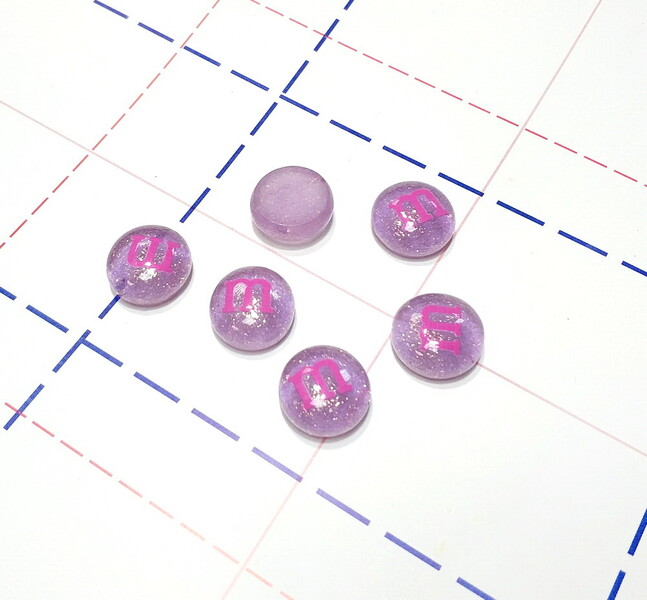 201 Кабошон М&М блестки 15 мм сиреневый