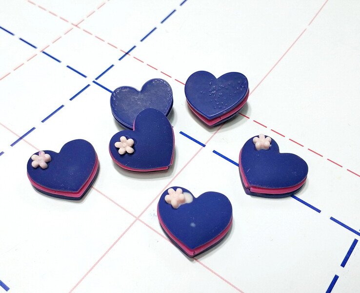 222 Кабошон Сердце слоеное 20 мм темно-синий