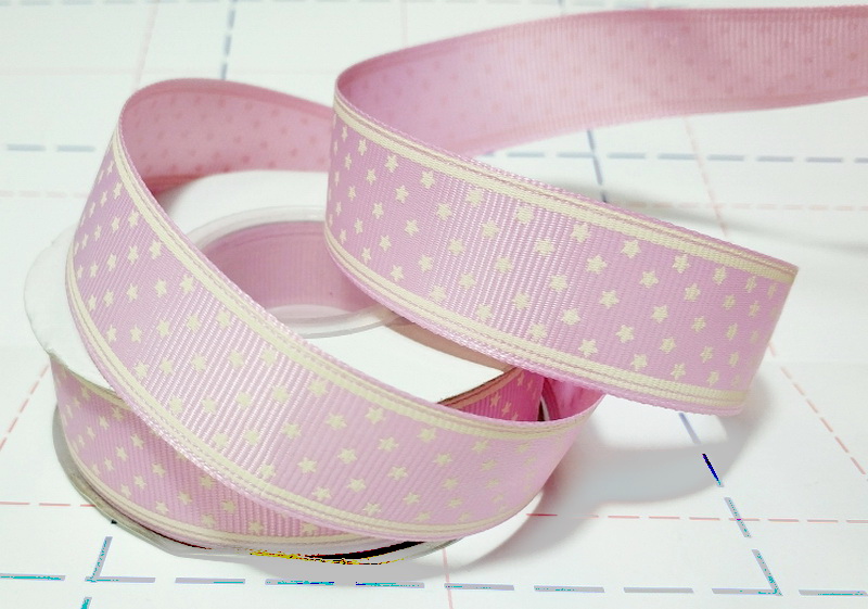 232 25мм Репсовая лента с рисунком 18,3м (+-1м) Звездочки Розово-сиреневый/молочный