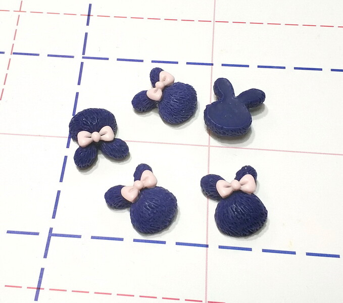 234 Кабошон Зайчик 20 мм синий