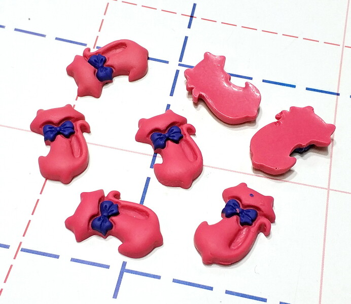 247 Кабошон Кошечка 25 мм малиновый