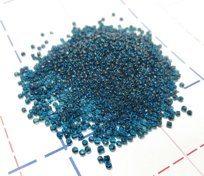 305 Бисер р.12 50гр (+-1гр) Прозрачный с цветной серединой