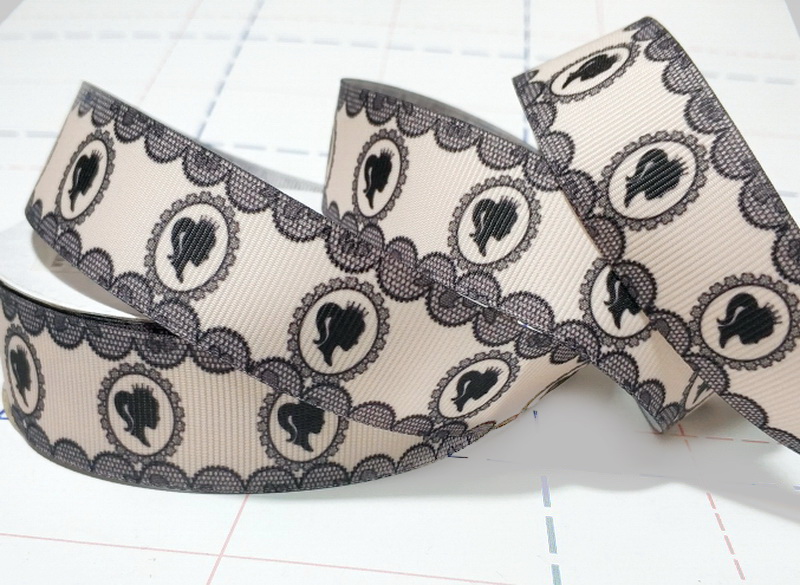 310 25мм Репсовая лента с рисунком 9,1м (+-0,3м) Медальоны