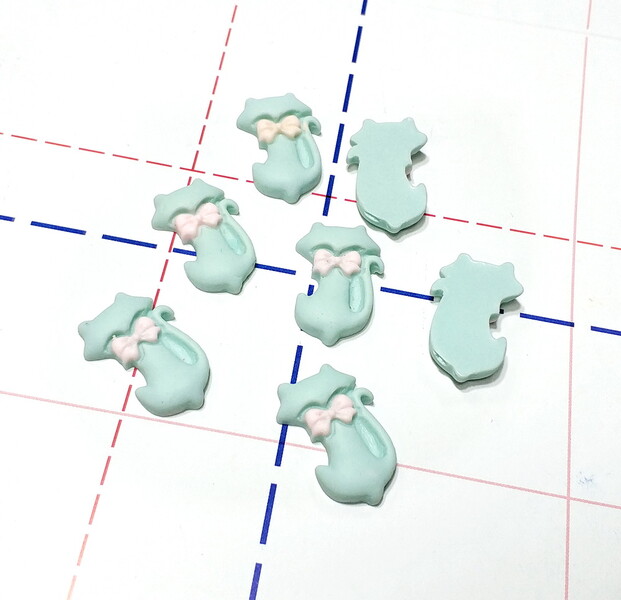 319 Кабошон Кошечка 25 мм мятный