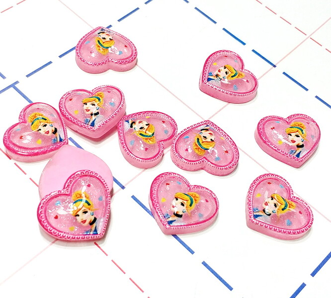 332 Кабошон Сердце с принцессой 18*20 мм розовый