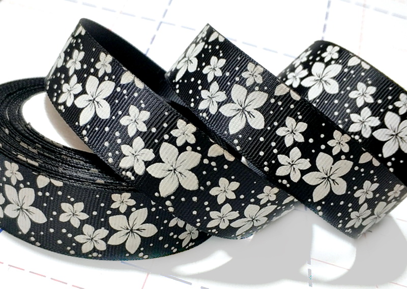 338 25мм Репсовая лента с рисунком 23м (+-1м) Цветы Черный/белый