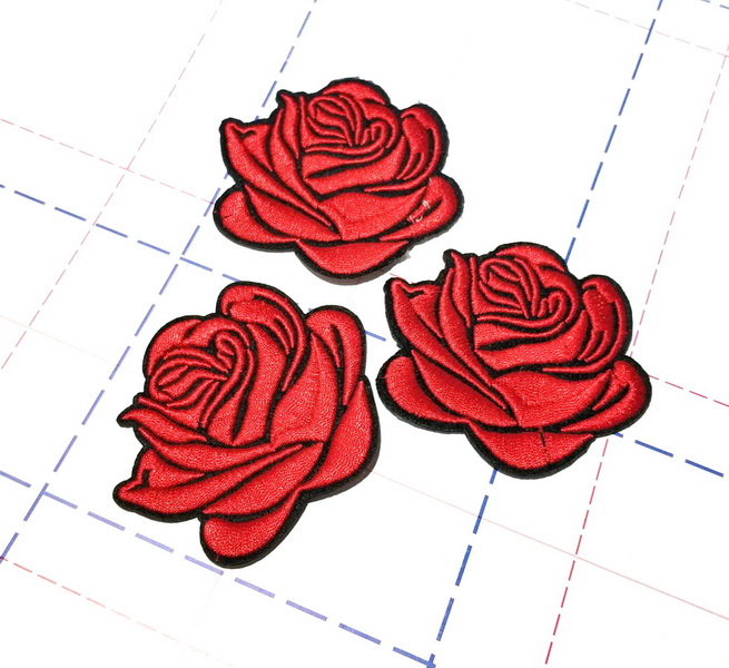 340 Термоаппликация 7,5*6,5см Роза красный