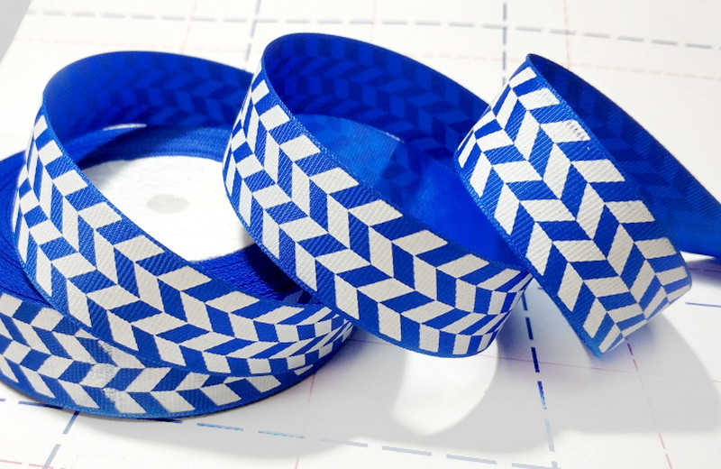 359 25мм Репсовая лента с рисунком 23м (+-1м) Геометрия Синий/белый