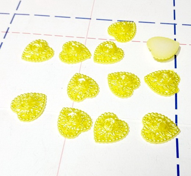 415 Кабошон Сердце 18 мм лимонный