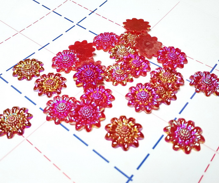 433 Кабошон Ромашка перламутр 20 мм красный