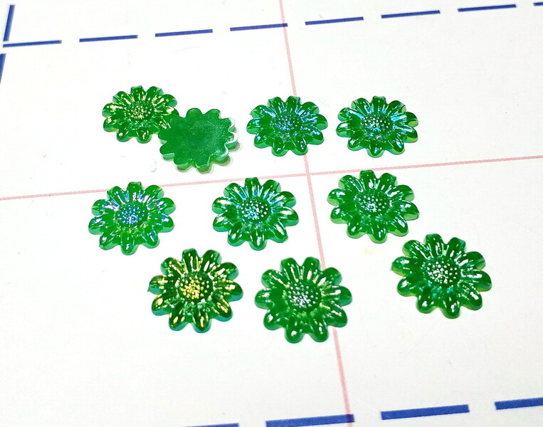 442 Кабошон Ромашка 12 мм 10шт/уп зеленый