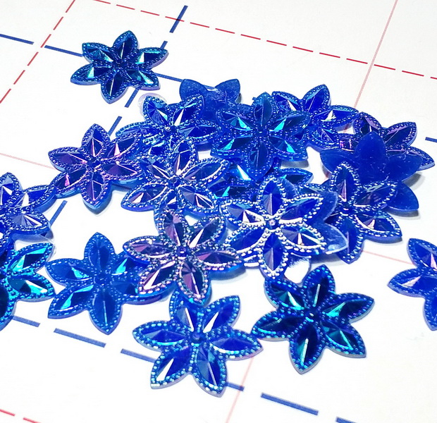 465 Кабошон Цветочек 24 мм синий