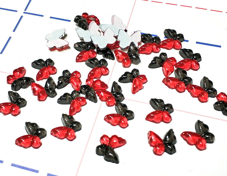517 Кабошон Бабочка 10*10 мм черно-красный