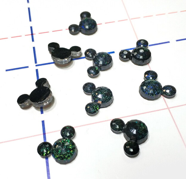 521 Кабошон Микки блестки 12*16 мм черный