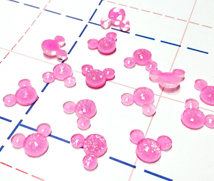 523 Кабошон Микки блестки 12*16 мм розовый