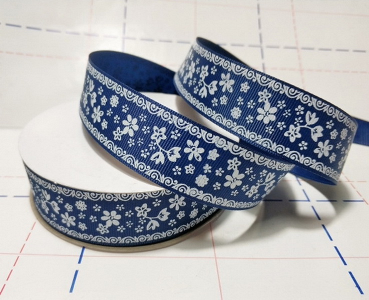 603 25мм Репсовая лента с рисунком 23м (+-1м) Цветочный узор Темно-синий/белый