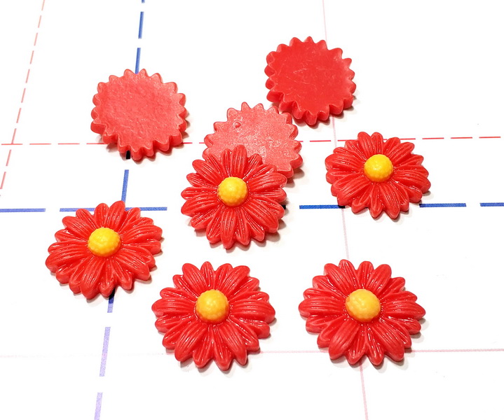 064 Кабошон Ромашка 24 мм красный