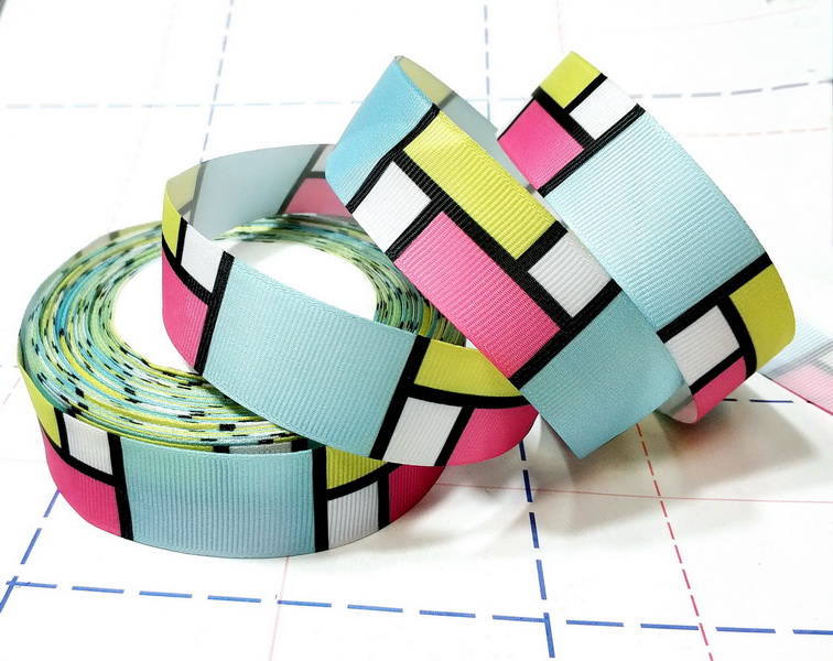 668 25мм Репсовая лента с рисунком 23м (+-1м) Геометрия