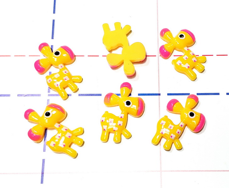 075 Кабошон Олененок 28*18 мм желтый