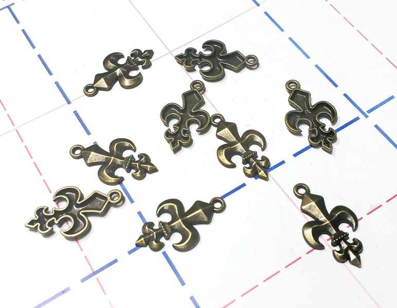 077 Подвеска 23*15 мм Лилия бронза