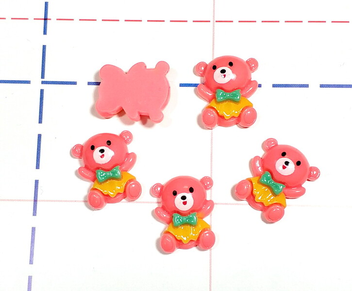 088 Кабошон Мишка в платье 20*18 мм персиковый