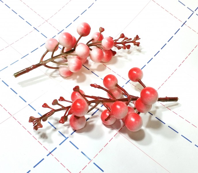 Гроздь ягод на ветке ~12-18 см Красно-белый