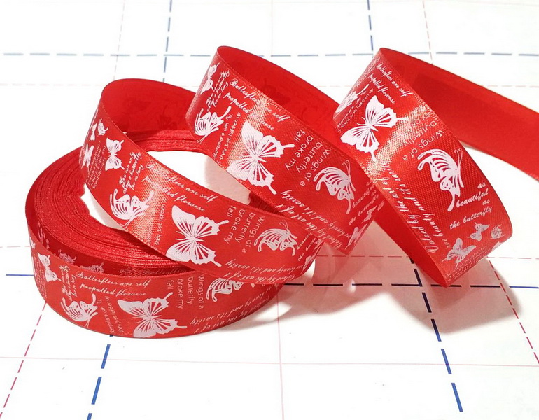 208 Лента атласная 25мм с рисунком 23м/боб (+-1м) Бабочки-надписи красный/белый
