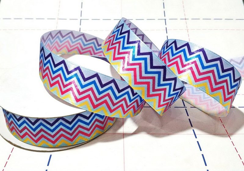 224 Лента атласная 25мм с рисунком 23м/боб (+-1м) ЗигЗаг градиент голубой