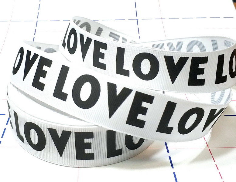 619 25мм Репсовая лента с рисунком 23м (+-1м) LOVE