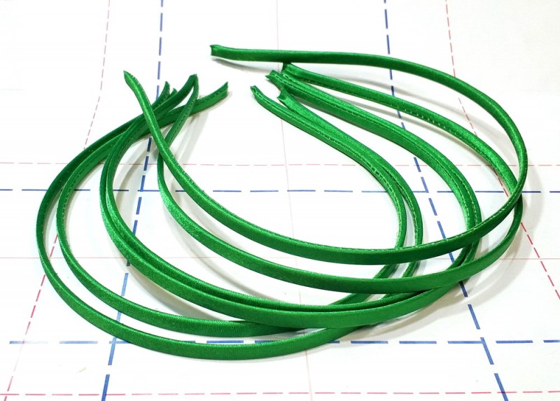 Ободок д/волос металл в ткани 5-6 мм Зеленый