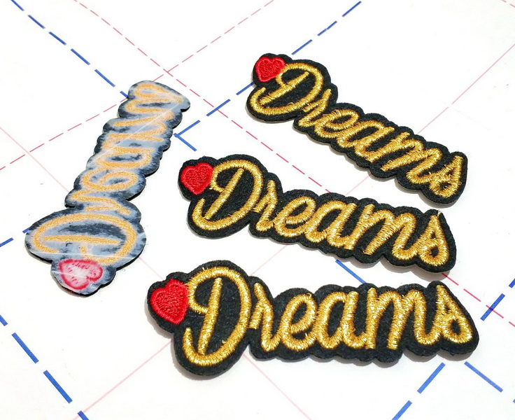 027 Термоаппликация 8,0*3,0см Dreams