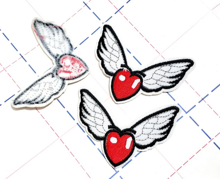 073 Термоаппликация 8,1*6,0см Сердце с крыльями