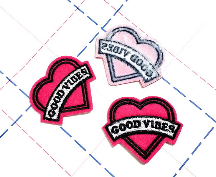113 Термоаппликация 5.2*4.5см Сердце Good vibes